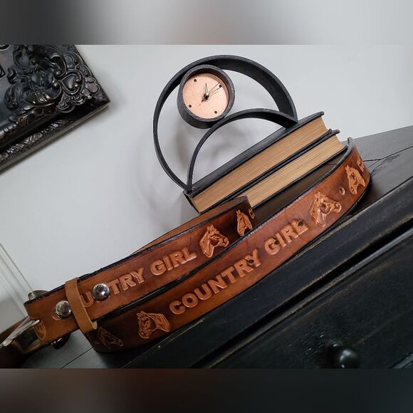 Vintage Accessories - BROWN TAN LEATHER TOOLED Stamped Country Girl "Betty" Horses 50'L